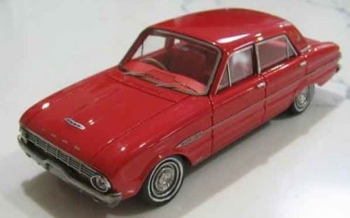  1:43 ACE Model Cars 1962 Ford XL Falcon Futura Sedan en rojo modelo de coche fundido a presión