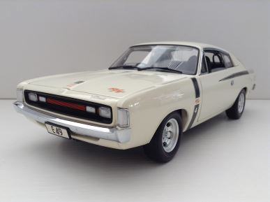 1:18 Classic Carlectables Chrysler Valiant Charger VH E49 Alpine White ...