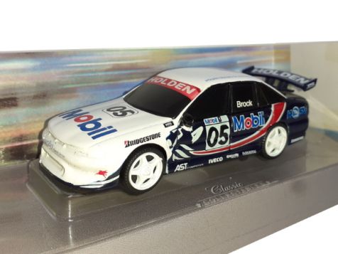 1:43 Classic Carlectables Peter Brocks HRT Racing Commodore -