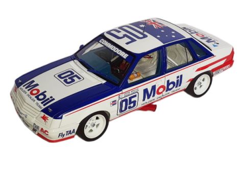 1:18 Classic Carlectables 1985 Bathurst Holden VK Commodore #05 Brock/Oxton