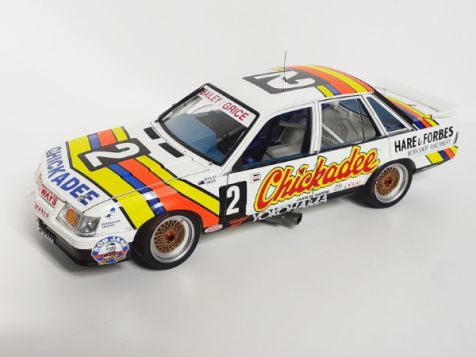 1:18 Bathurst Winner 1986 Classic Carlectables Holden VK Commodore Bailey / Grice - Chickadee
