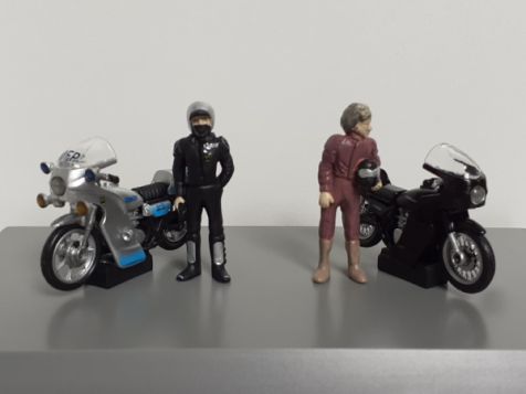 1:43 ACE/DDA Goose & Toecutter Figurines + Their Kawasaki Bikes