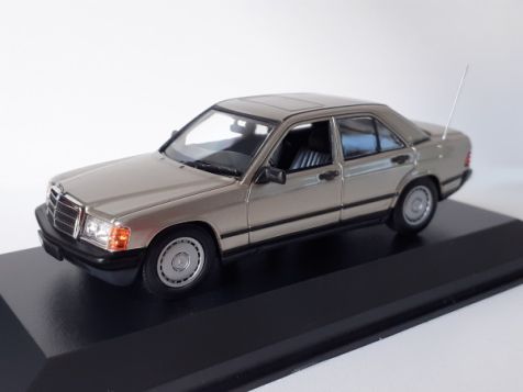 1:43 Maxichamps 1984 Mercedes-Benz 190E in Red 