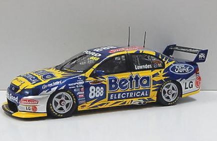 2006 1:18 Classic Carlectables Ford BA Falcon Bathurst Winner 2006 Lowndes/Whincup Displayed