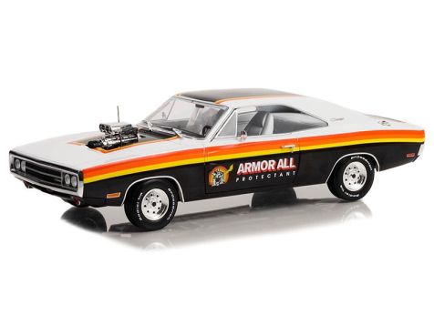 1:18 Greenlight Artisan Collection 1970 Dodge Charger Armor All