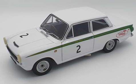 1:18 Autoart Ford Cortina Mk1 1964 Sandown 6 hour Allan Moffat #2