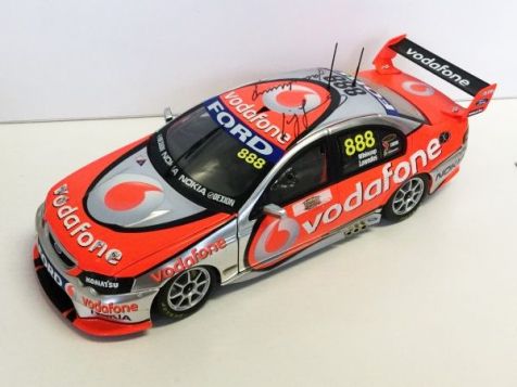 2008 1:18 Classic Carlectables  BF Falcon Lowndes/Whincup Vodaphone #888 2008 Bathurst Winner Signed Car both Drivers GB