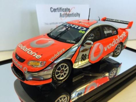 1:43 Classic Carlectables 2007 Vodafone Ford BF Falcon #88 Whincup 2088-2