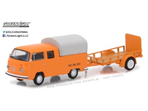 1:64 Greenlight 1978 Volkswagen Type 2 Double Cab Pickup and Utility Trailer