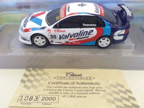1:43 Classic Carlectables Holden Commodore Valvoline Racing #35 Bargwanna 1035-2