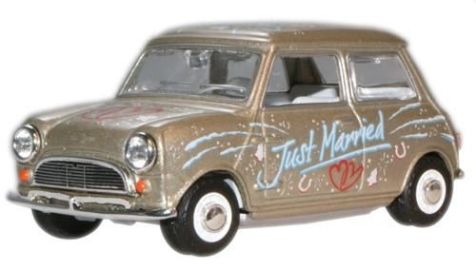 Oxford Diecast 'Just Married' Mini Model Car
